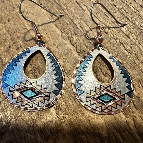 Boho Native American Tribal Teal Blue Native Copper Wire Earrings, Gift Box - Picture 9 of 9